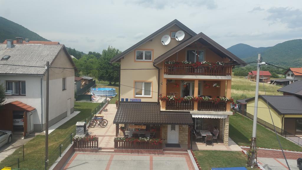 Guest House Mijic Korenica Exterior photo